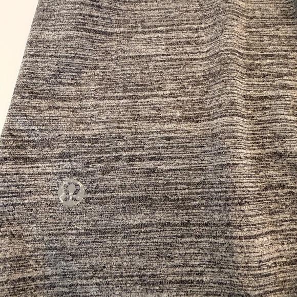lululemon Gray Racerback Tank Size 6 Workout Active‎ Top - Picture 3 of 6